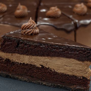 Chocolate Dream Cake (Serves 12)